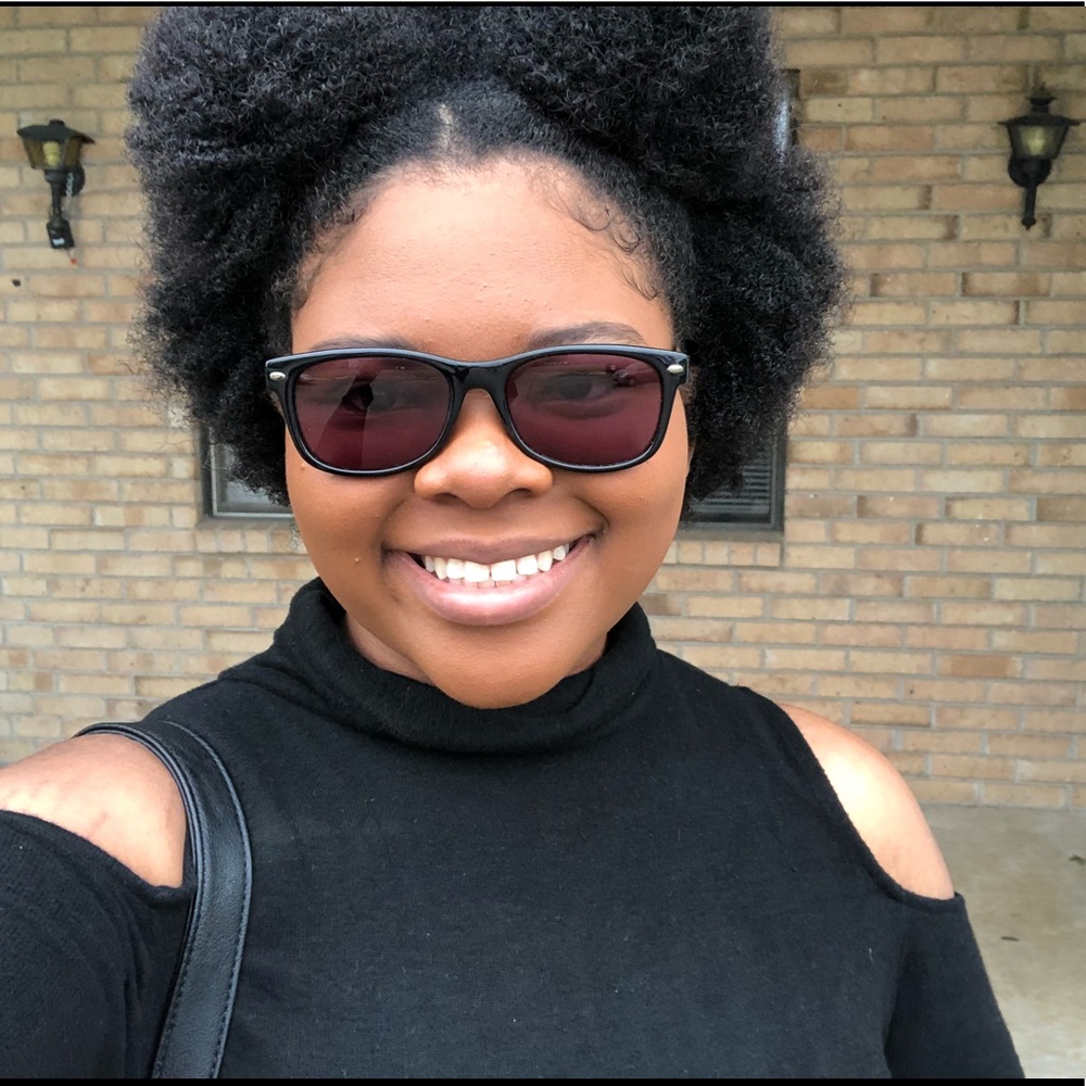 Meet your Posher, Ebbanyee'